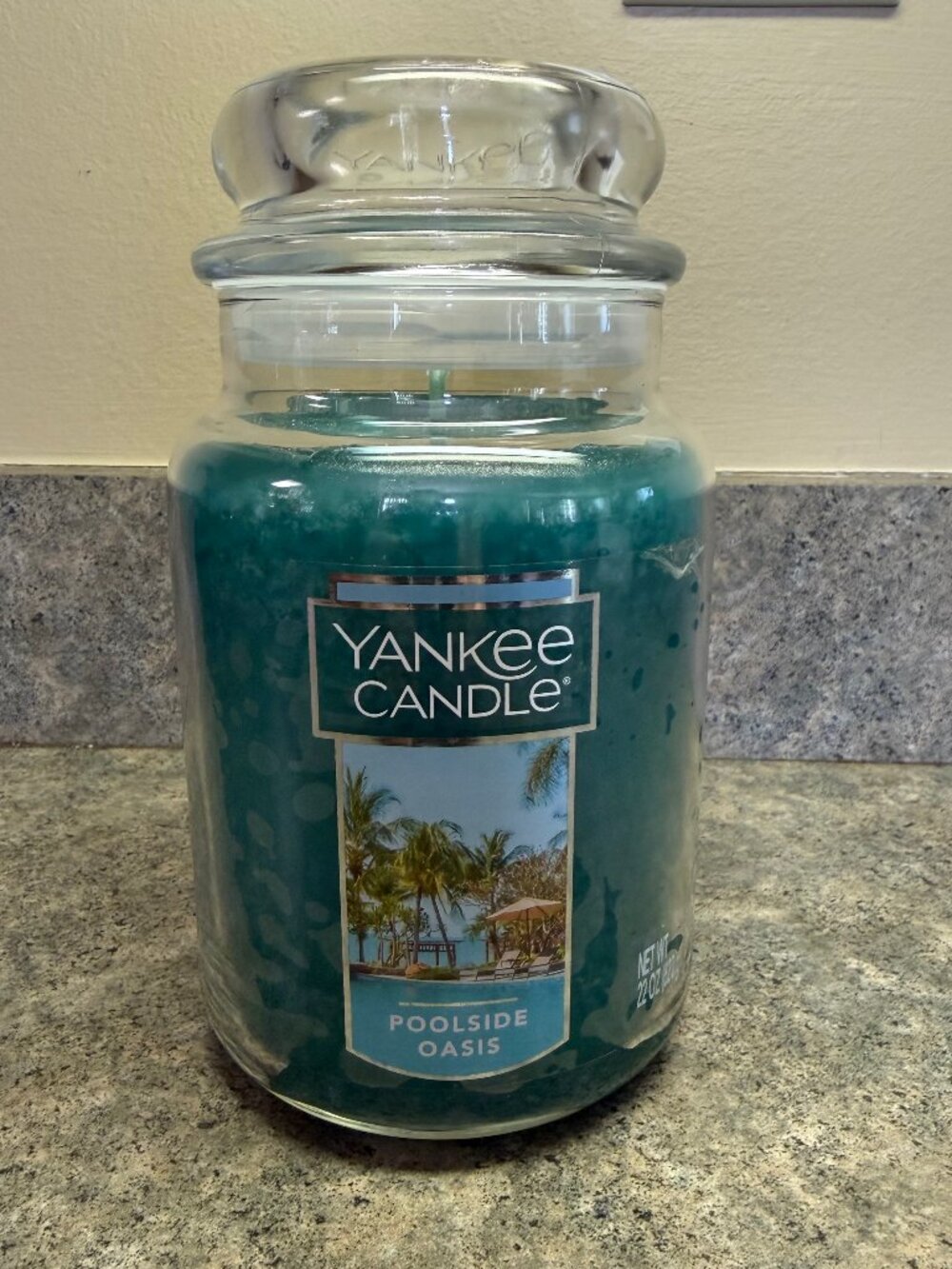 Yankee Candle 22 ounce Cancle Poolside Oasis
